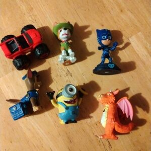 SIX TONI BOX FIGURES